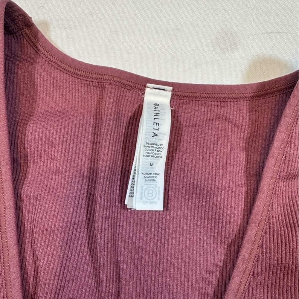 Athleta Women’s Ribbed Maroon Athletic Workout Tank Top - Picture 3 of 7
